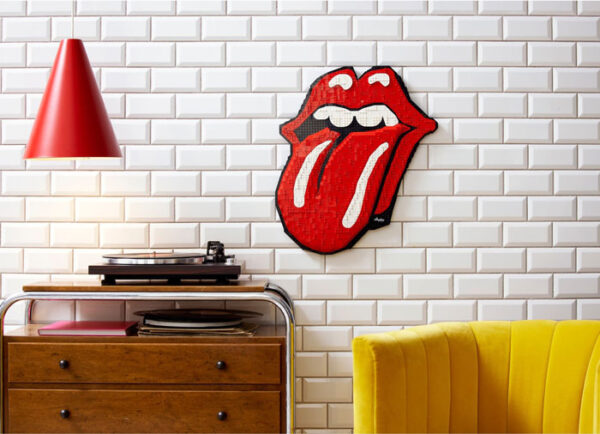 LEGO Rolling Stones pe perete