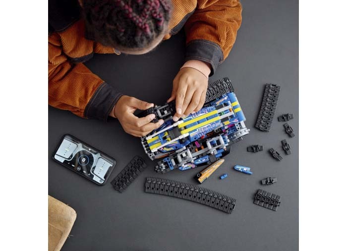 asamblare LEGO Technic Masina Teleghidata cu Transformare